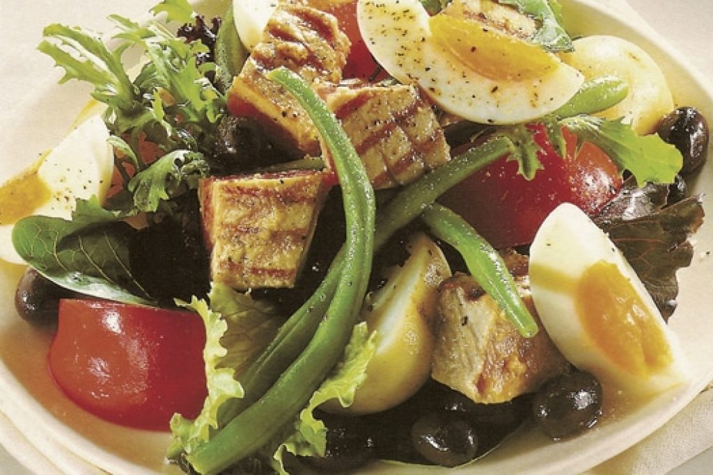 Insalata-estiva-con-pesce-spada-grigliato