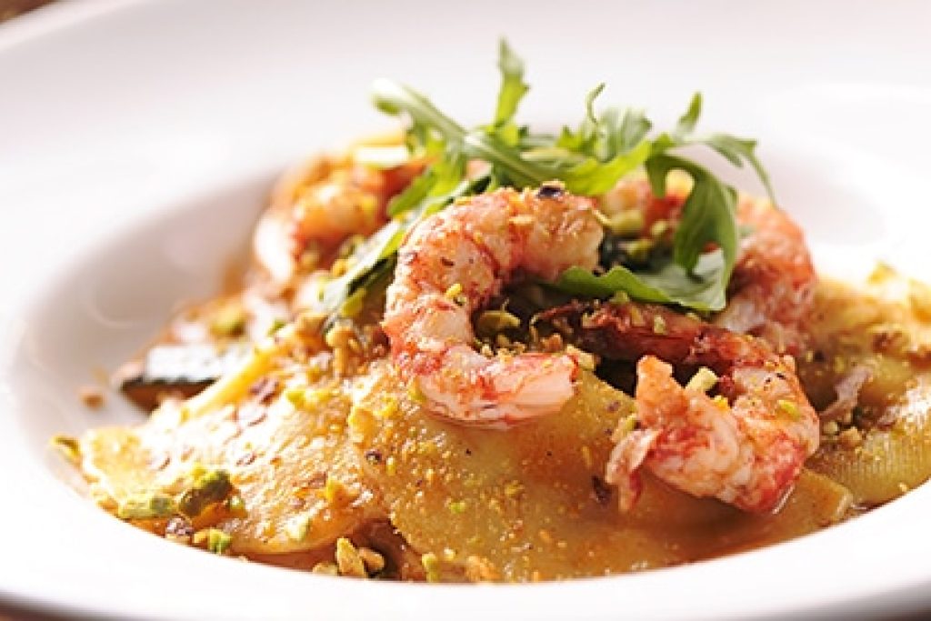 Ravioli-agli-scampi-al-profumo-di-pistacchi
