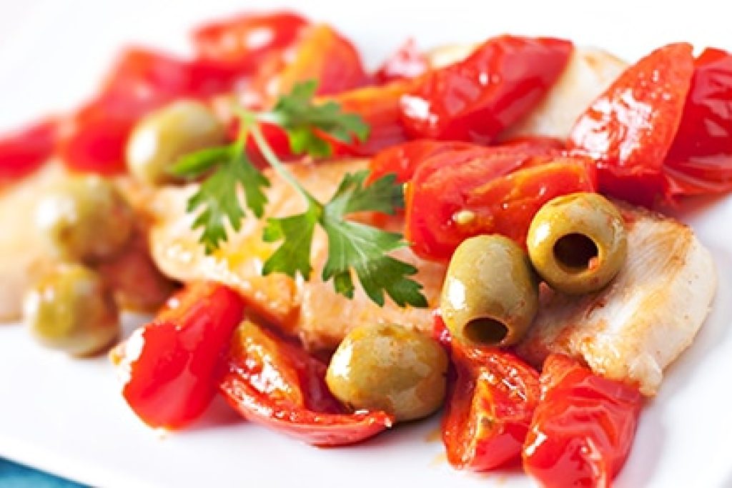 TRANCI-DI-SMERIGLIO-CON-POMODORINI-CONFIT