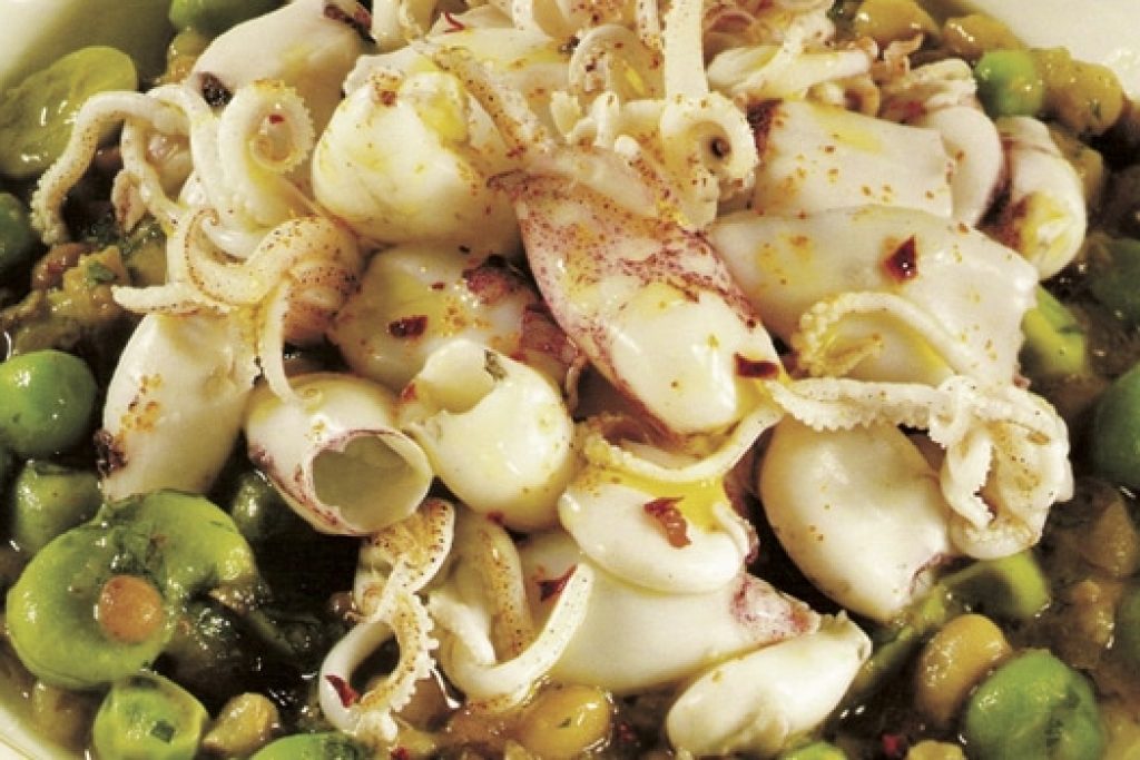 Zuppa-dellorto-con-gamberi-e-calamari