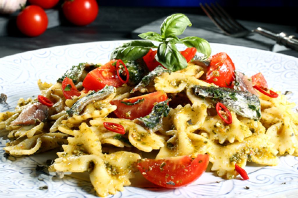 farfalle-alici-e-pomodorini