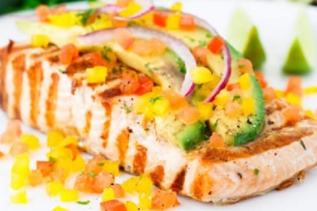 salmone_alla_griglia_con_dadolata_di_verdure