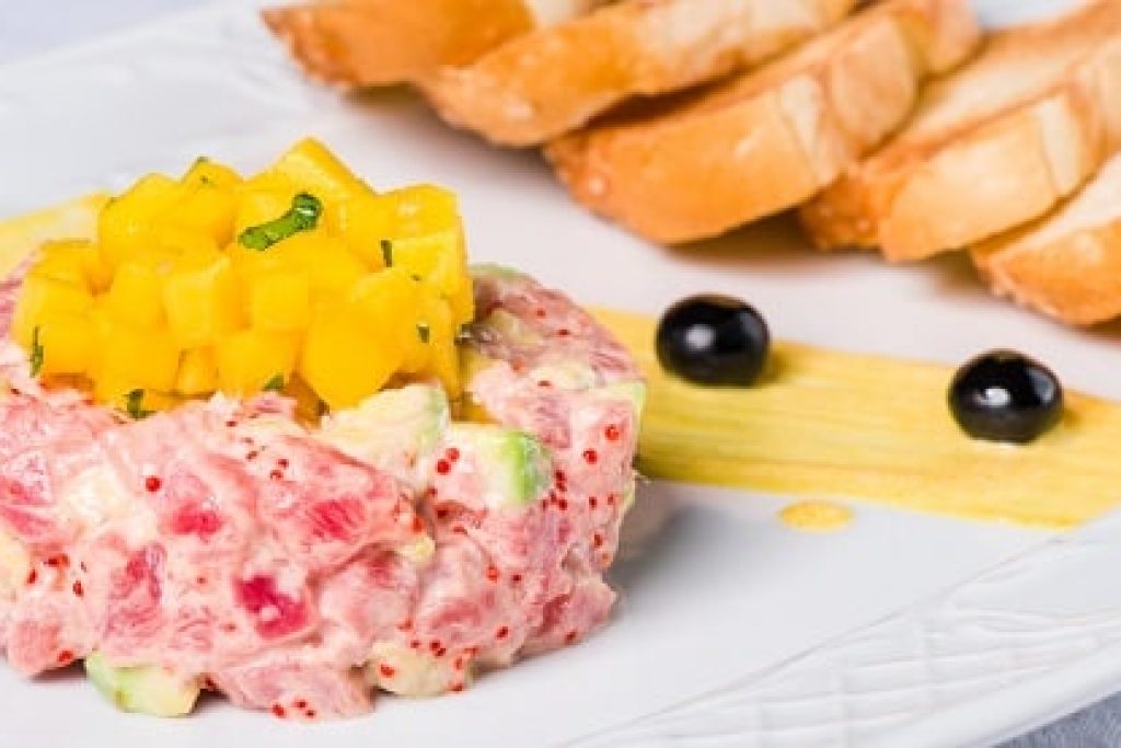 tartare_di_tonno_con_salsa_al_limone